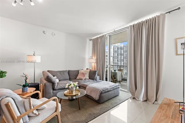 $409,000 | 90 Southwest 3rd Street, Unit 2109, Miami, FL 33130