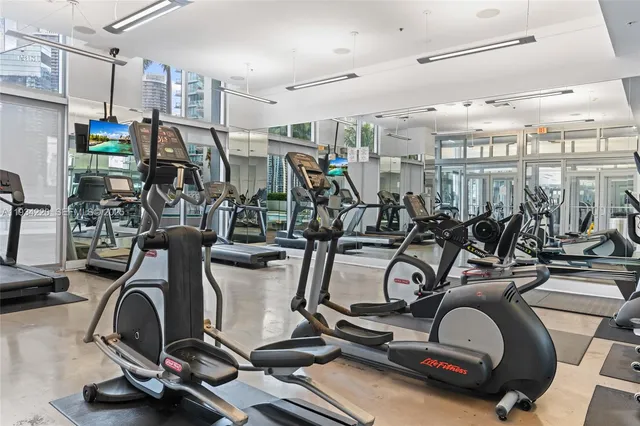 $409,000 | 90 Southwest 3rd Street, Unit 2109, Miami, FL 33130