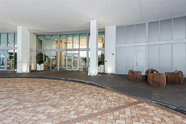 $409,000 | 90 Southwest 3rd Street, Unit 2109, Miami, FL 33130