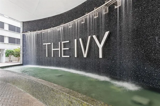 $409,000 | 90 Southwest 3rd Street, Unit 2109, Miami, FL 33130