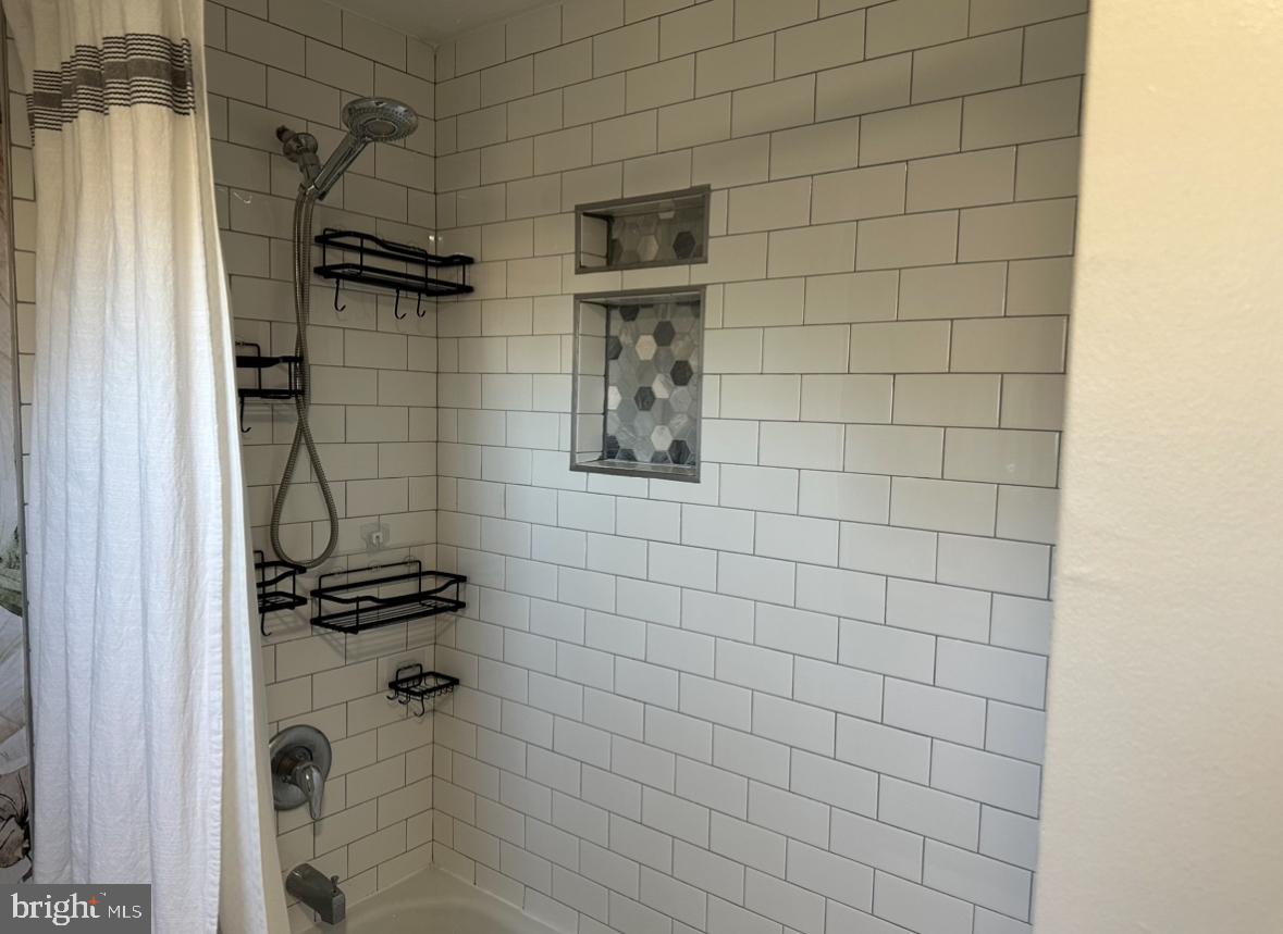 16 Concord Road Garnet Valley, PA 19060 - Photo 22 of 30 Full Bathroom