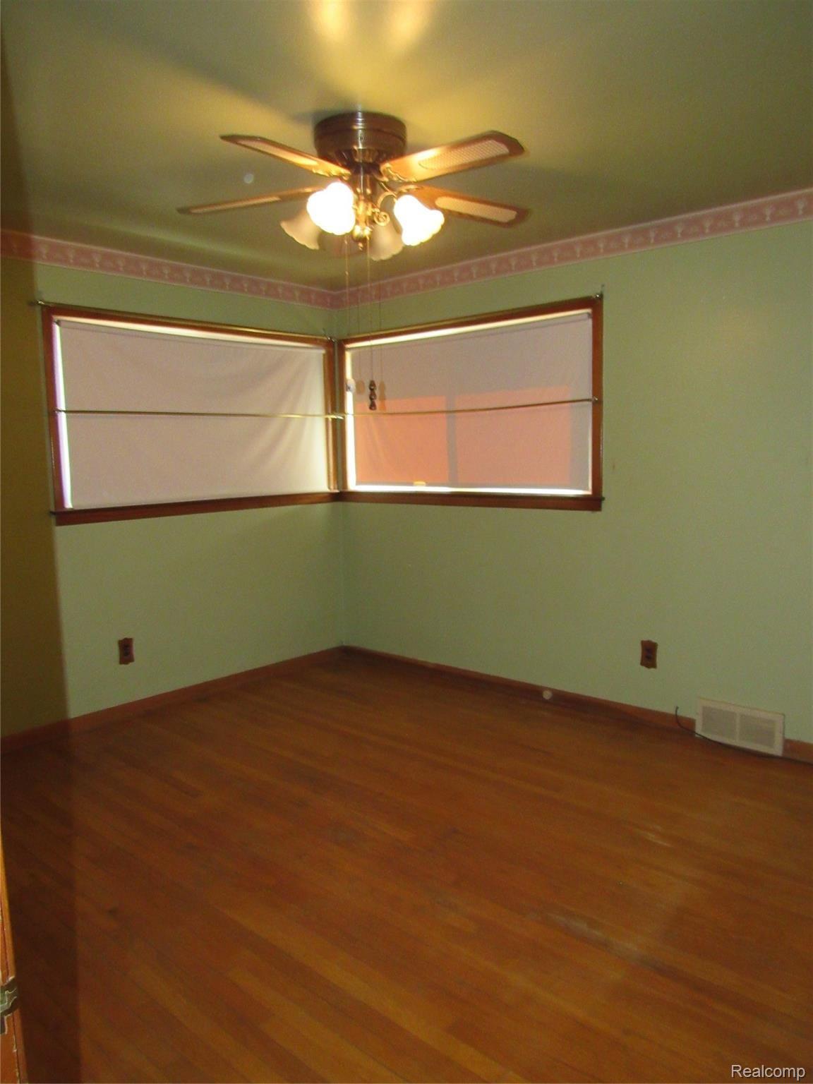 22901 Northline Road Taylor, MI 48180 - Photo 34 of 56 IMG_2144.JPG