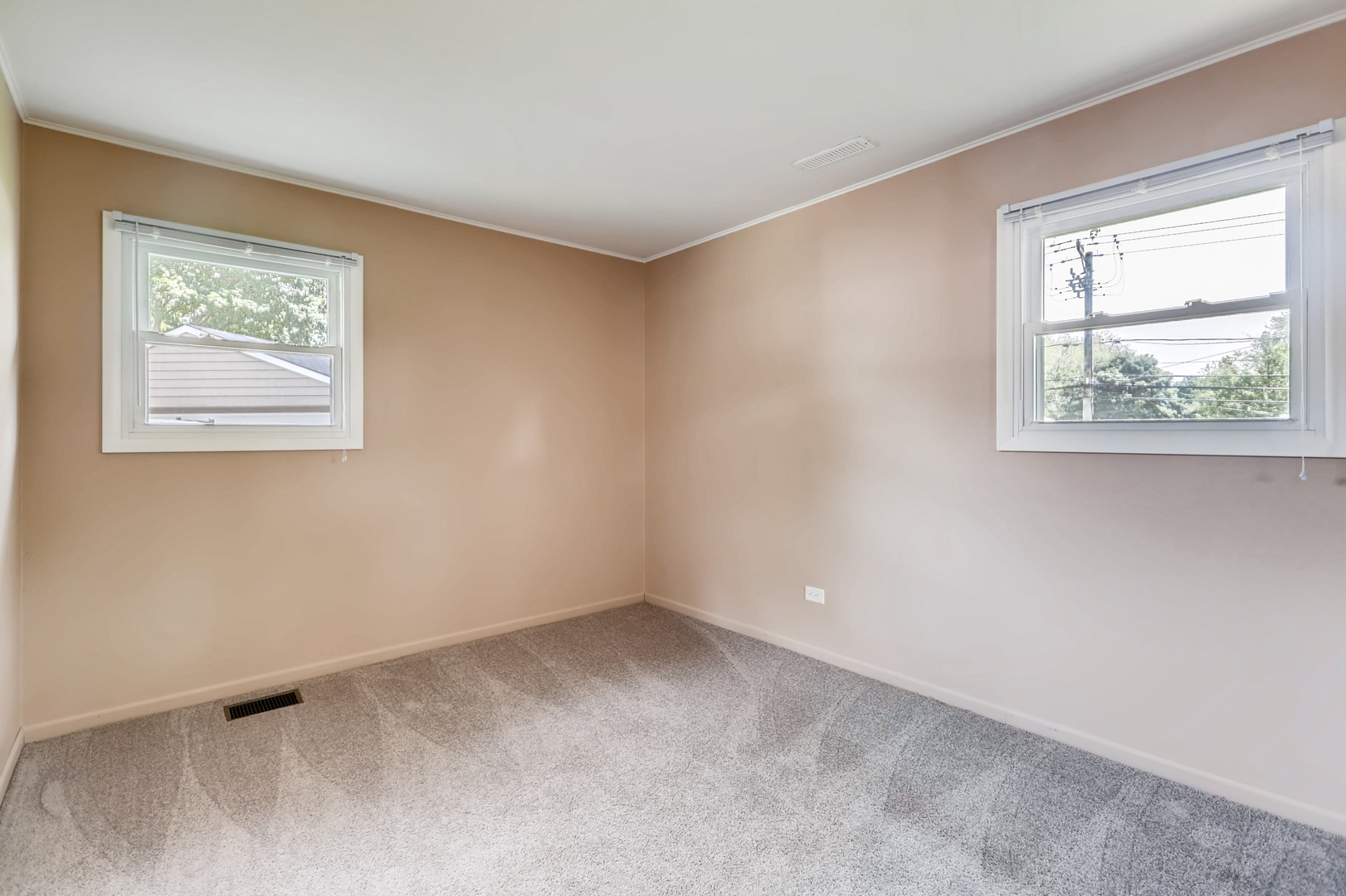 3104 Dove Court Rolling Meadows, IL 60008 - Photo 8 of 12 an empty room with windows