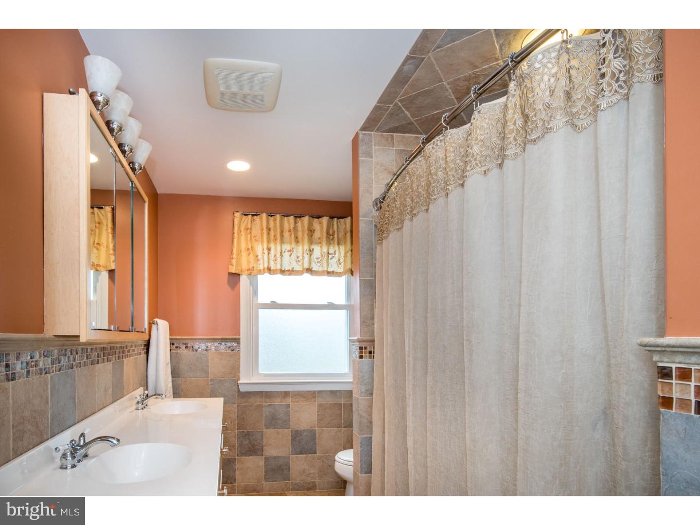 426 Newbold Road Jenkintown, PA 19046 - Photo 17 of 25 Bathroom