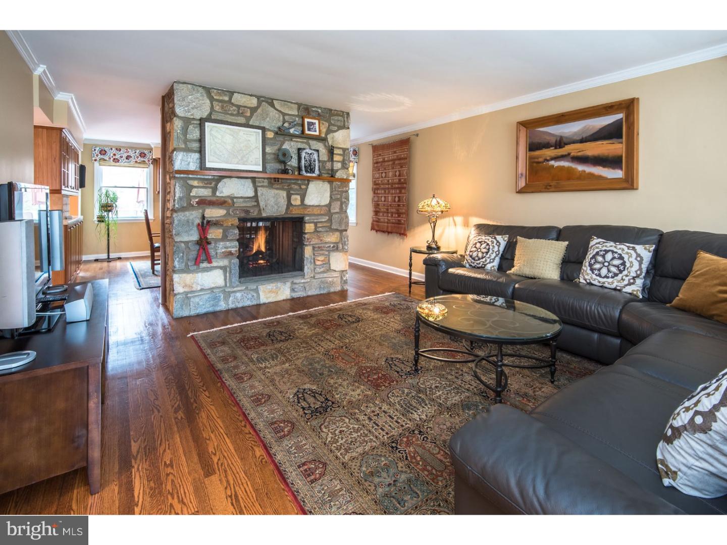 426 Newbold Road Jenkintown, PA 19046 - Photo 5 of 25 Living Room