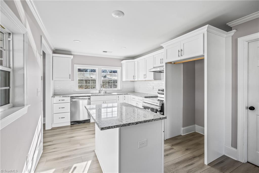 116 Knight Street King, NC 27021 - Photo 1 of 33 Gallery Image 1