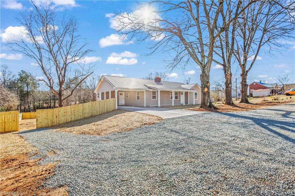 116 Knight Street King, NC 27021 - Photo 3 of 33 Gallery Image 3