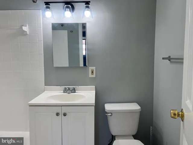 $2,200 | 7368 Lee Highway, Unit 68/104, Falls Church, VA 22046