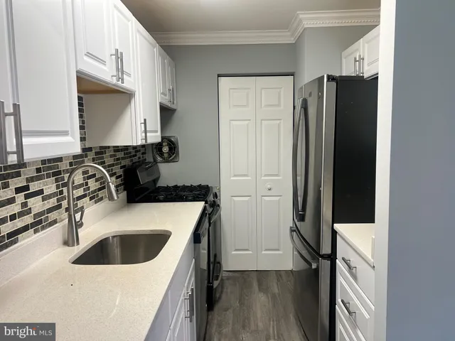 $2,200 | 7368 Lee Highway, Unit 68/104, Falls Church, VA 22046