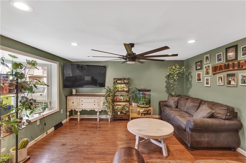 429 West 3rd Street Derry, PA 15627 - Photo 6 of 30
