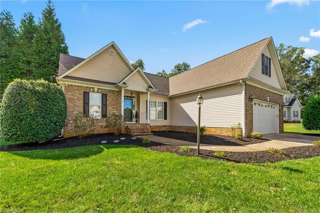 $399,900 | 106 Stonegate Court, Reidsville, NC 27320