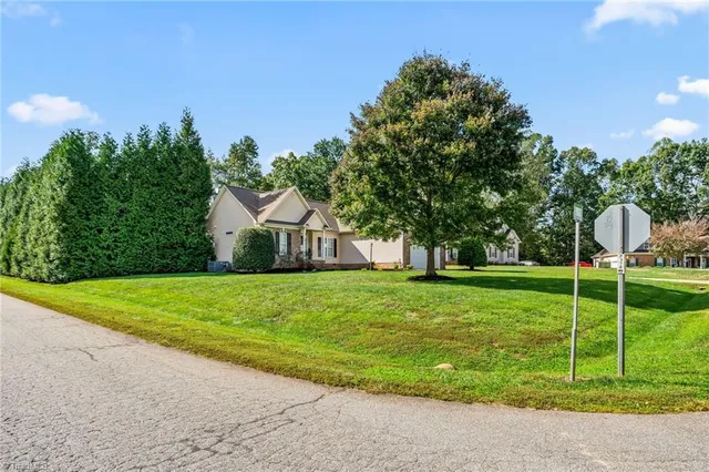 $399,900 | 106 Stonegate Court, Reidsville, NC 27320