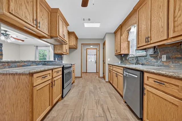 $399,000 | 14 Kingswood Drive, Van Vleck, TX 77482