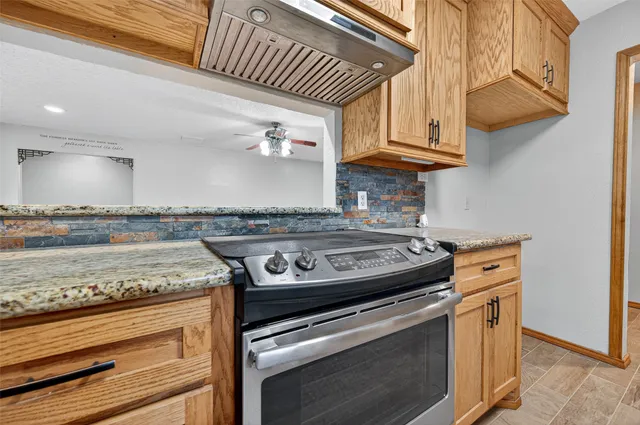 $399,000 | 14 Kingswood Drive, Van Vleck, TX 77482