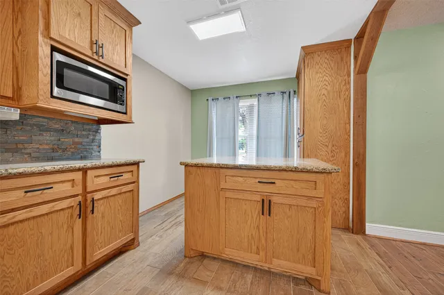 $399,000 | 14 Kingswood Drive, Van Vleck, TX 77482