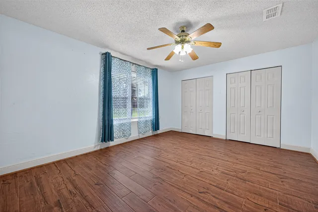 $399,000 | 14 Kingswood Drive, Van Vleck, TX 77482