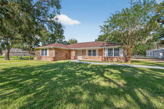 $399,000 | 14 Kingswood Drive, Van Vleck, TX 77482
