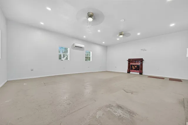 $399,000 | 14 Kingswood Drive, Van Vleck, TX 77482