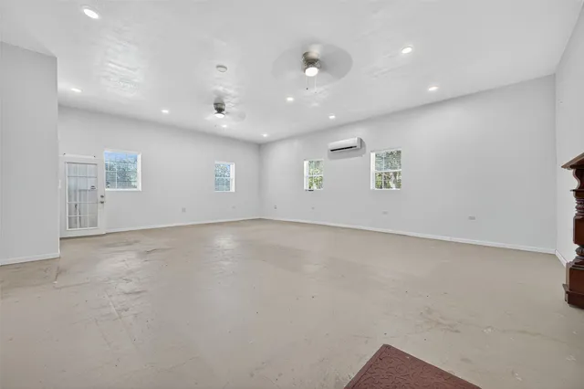 $399,000 | 14 Kingswood Drive, Van Vleck, TX 77482