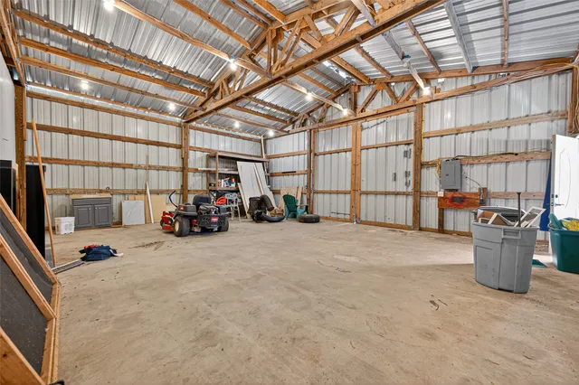 $399,000 | 14 Kingswood Drive, Van Vleck, TX 77482