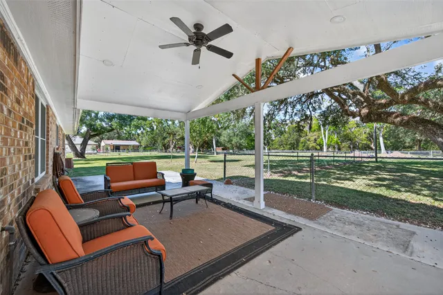 $399,000 | 14 Kingswood Drive, Van Vleck, TX 77482