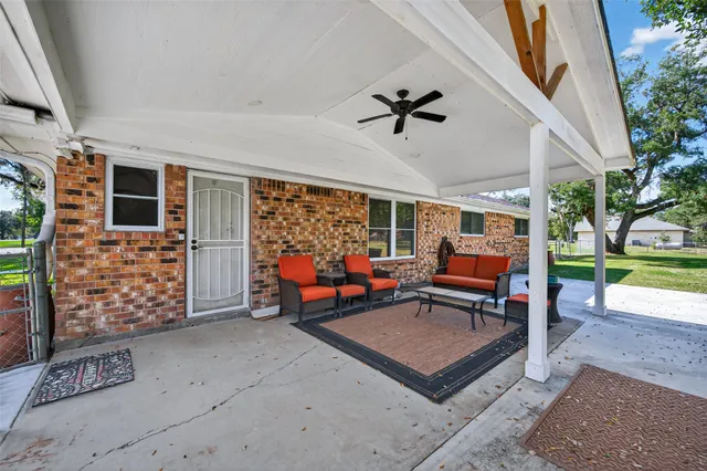 $399,000 | 14 Kingswood Drive, Van Vleck, TX 77482