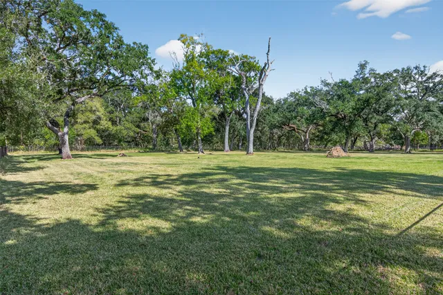 $399,000 | 14 Kingswood Drive, Van Vleck, TX 77482