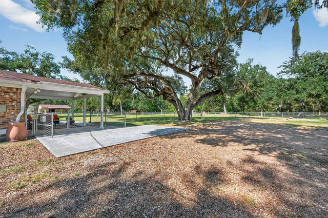 $399,000 | 14 Kingswood Drive, Van Vleck, TX 77482