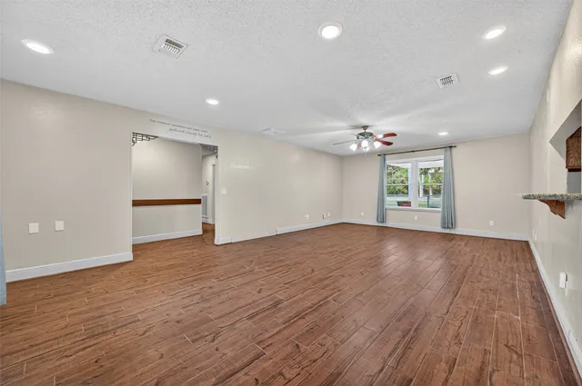 $399,000 | 14 Kingswood Drive, Van Vleck, TX 77482