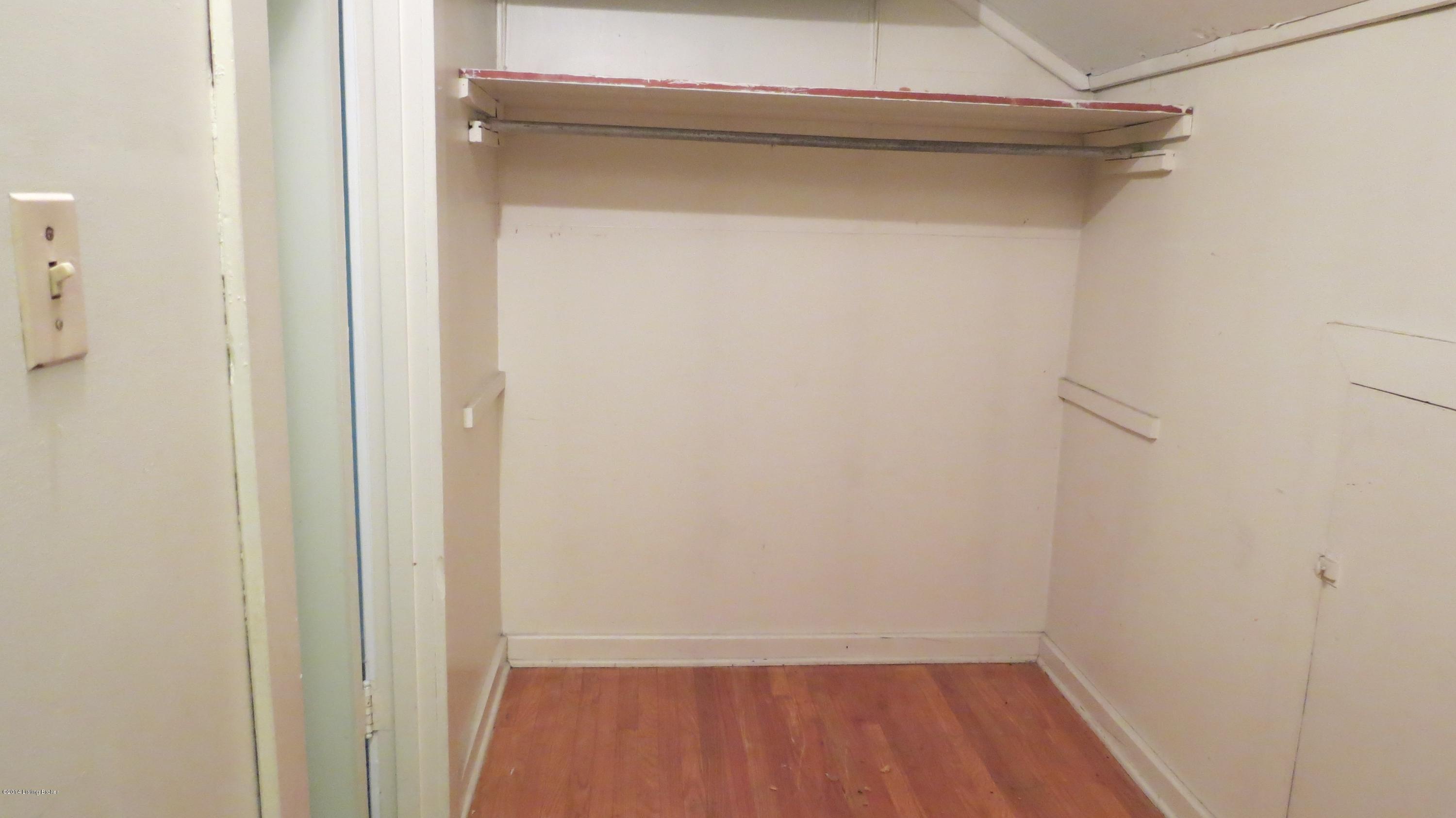 1867 Farnsley Road Louisville, KY 40216 - Photo 23 of 36 IMG_0033