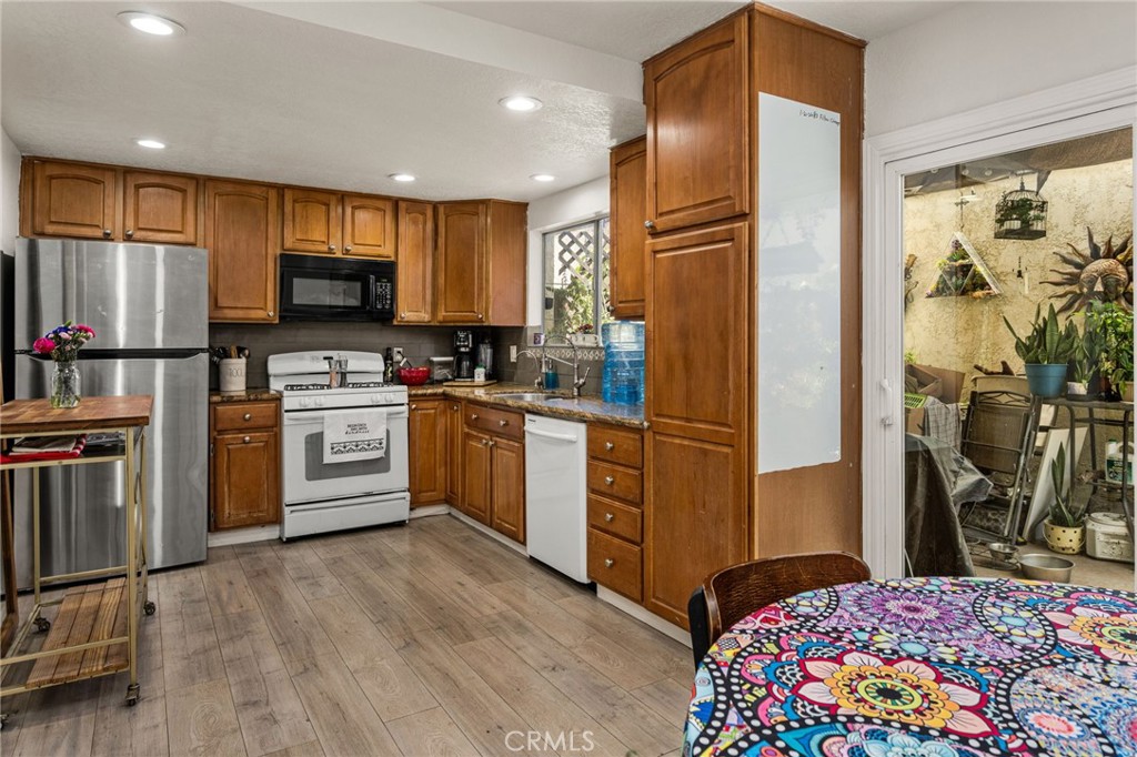 7381 Katella Avenue Stanton, CA 90680 - Photo 20 of 21 kitchen 3