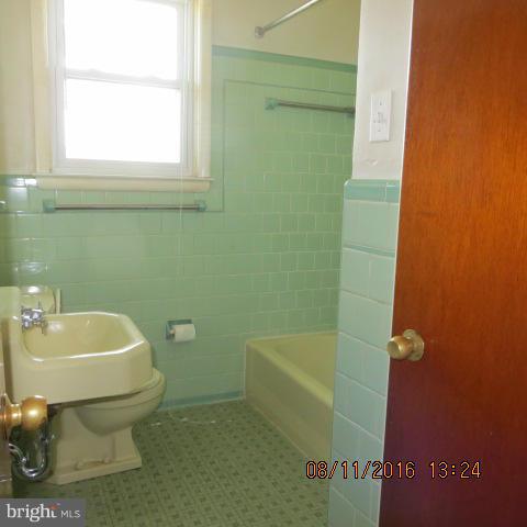 7007 Arion Road Baltimore, MD 21234 - Photo 6 of 11 Bath