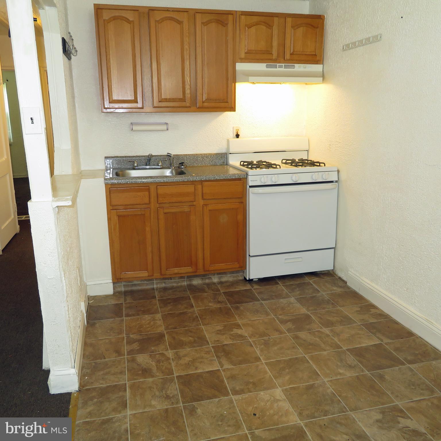 1018 Burnside Road Sharon Hill, PA 19079 - Photo 4 of 18 KITCHEN