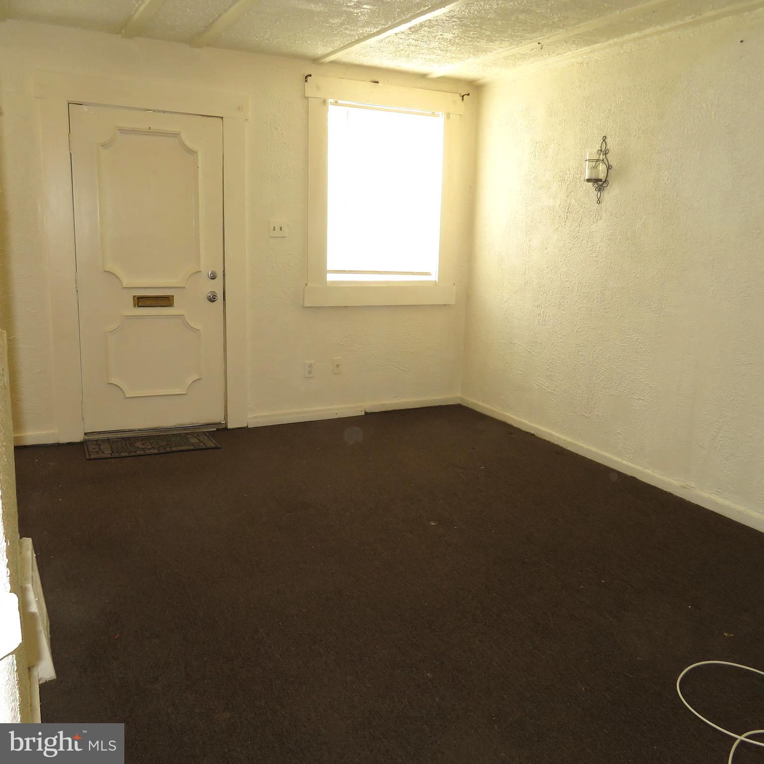 1018 Burnside Road Sharon Hill, PA 19079 - Photo 7 of 18 LIVING ROOM
