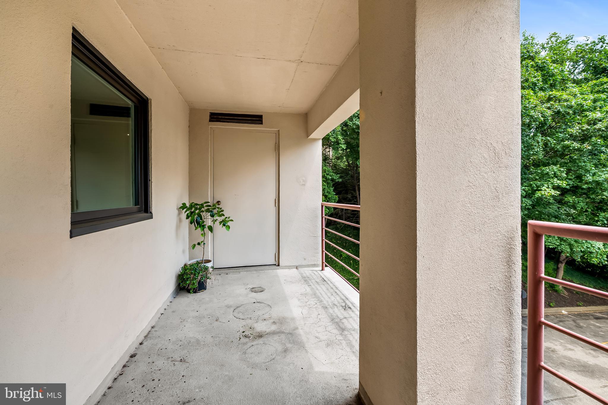 1040 Deer Ridge Drive, Unit 200 Baltimore, MD 21210 - Photo 20 of 38 a view of entryway with wooden floor