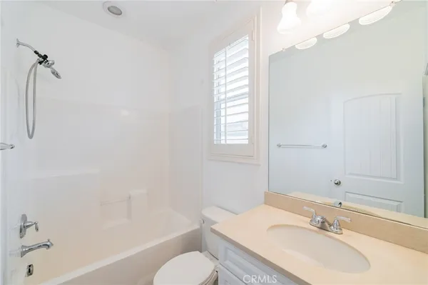 $3,900 | 5774 Meeker Drive, Eastvale, CA 92880