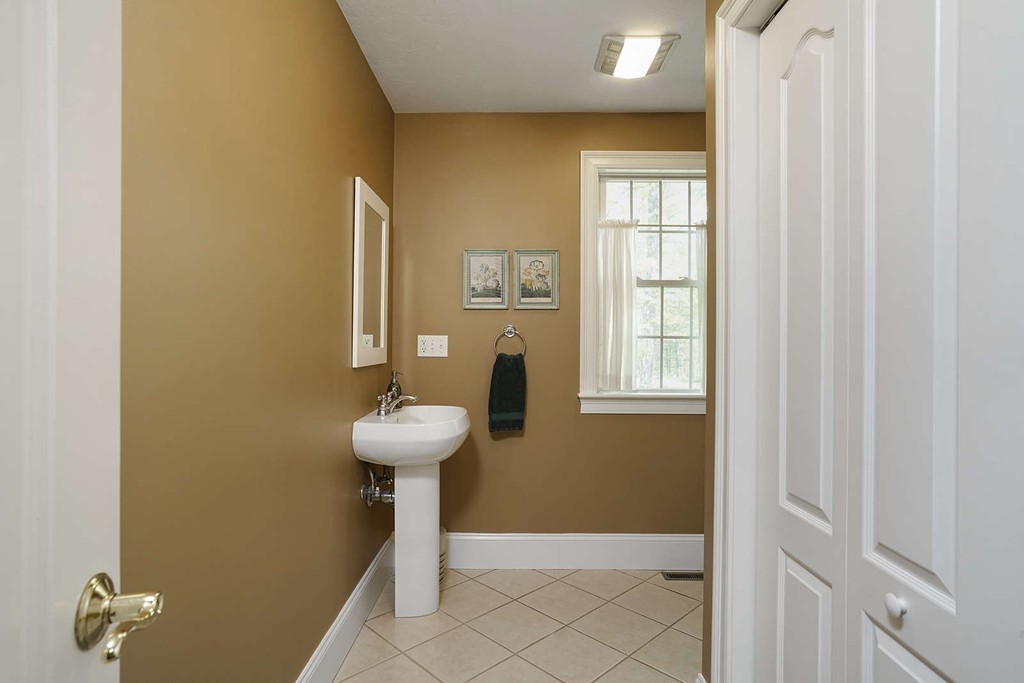 177 Forsythe Farm Road Northbridge, MA 01534 - Photo 14 of 30 Gallery Image 14