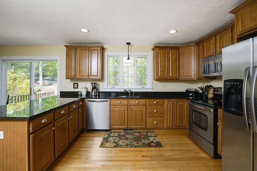 177 Forsythe Farm Road Northbridge, MA 01534 - Photo 7 of 30 Gallery Image 7