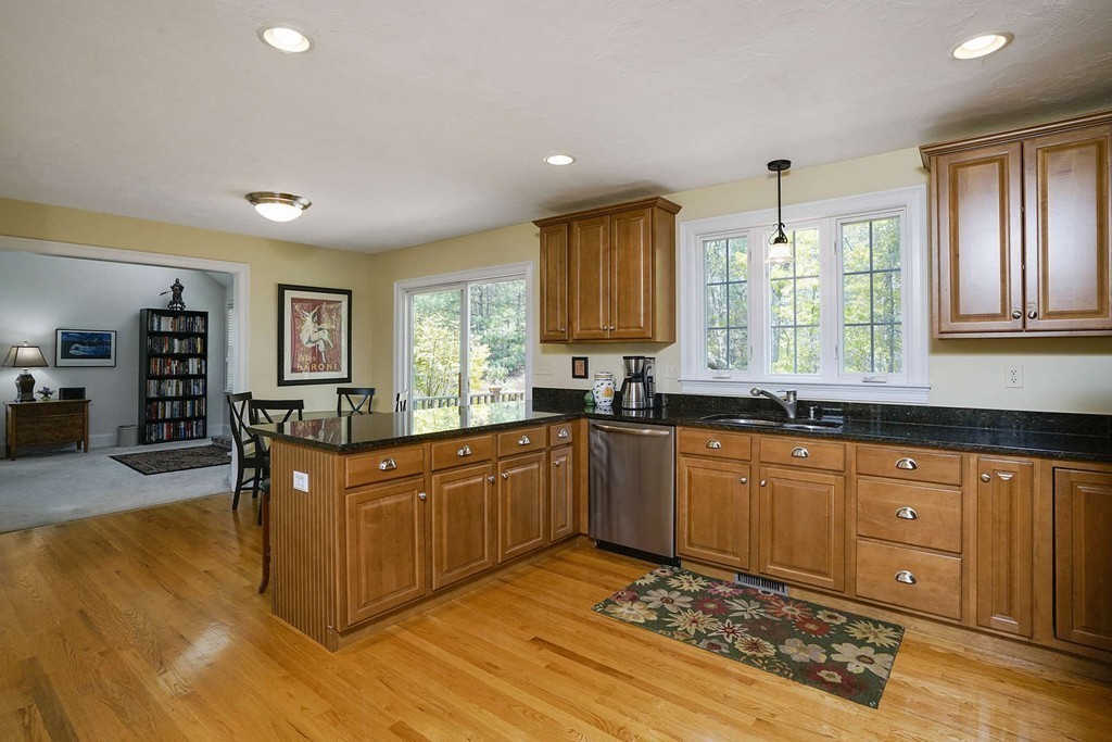 177 Forsythe Farm Road Northbridge, MA 01534 - Photo 9 of 30 Gallery Image 9