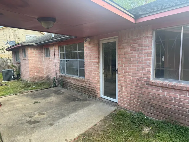 $140,000 | 15950 Chimney Rock Road, Houston, TX 77489