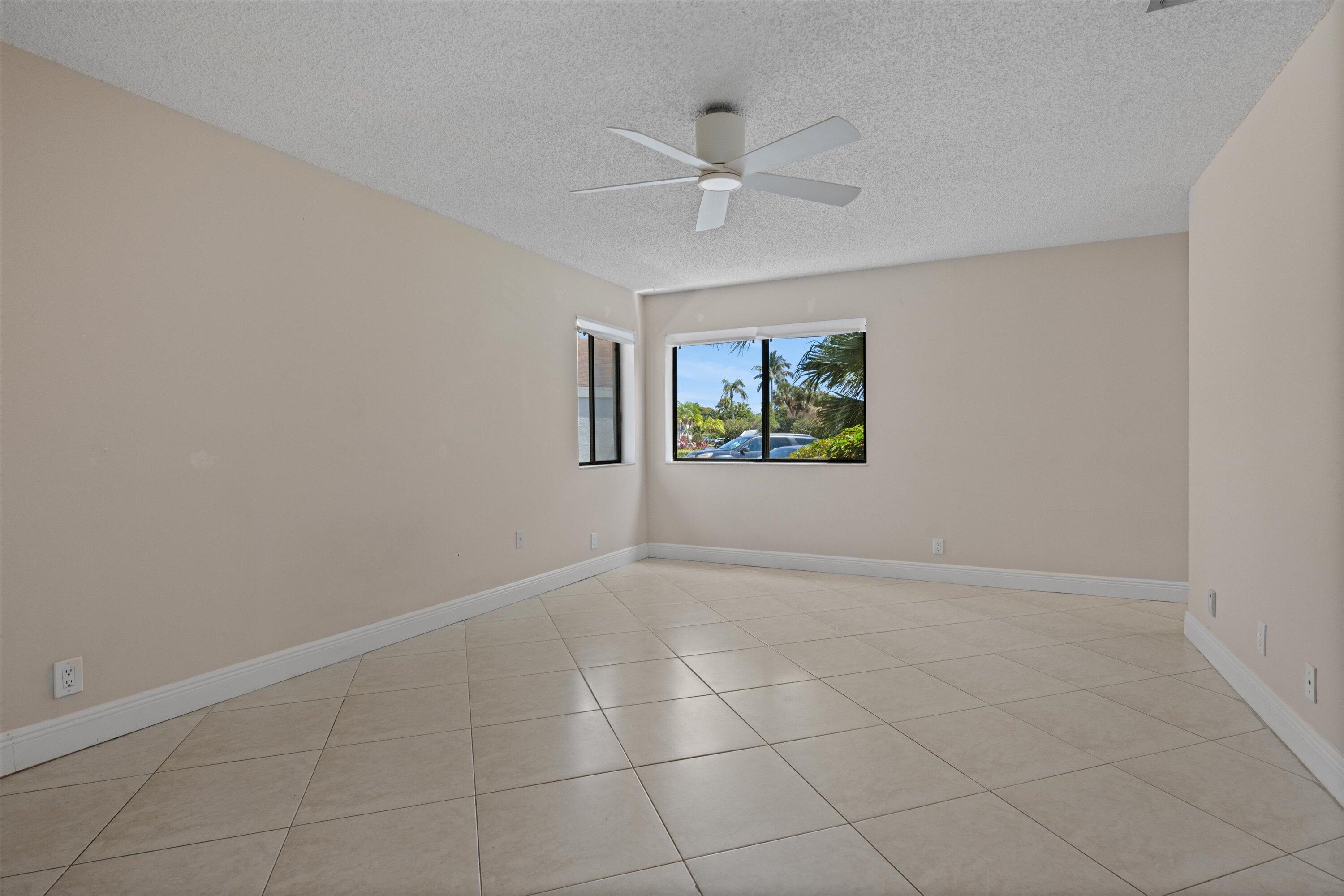 22304 Guadeloupe Street Boca Raton, FL 33433 - Photo 16 of 62 31-DSC_2047