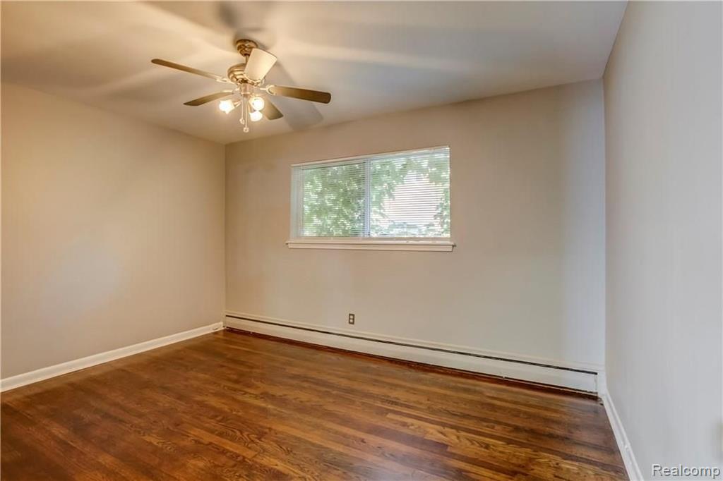 629 West Maple Road, Unit 62911 Clawson, MI 48017 - Photo 10 of 12