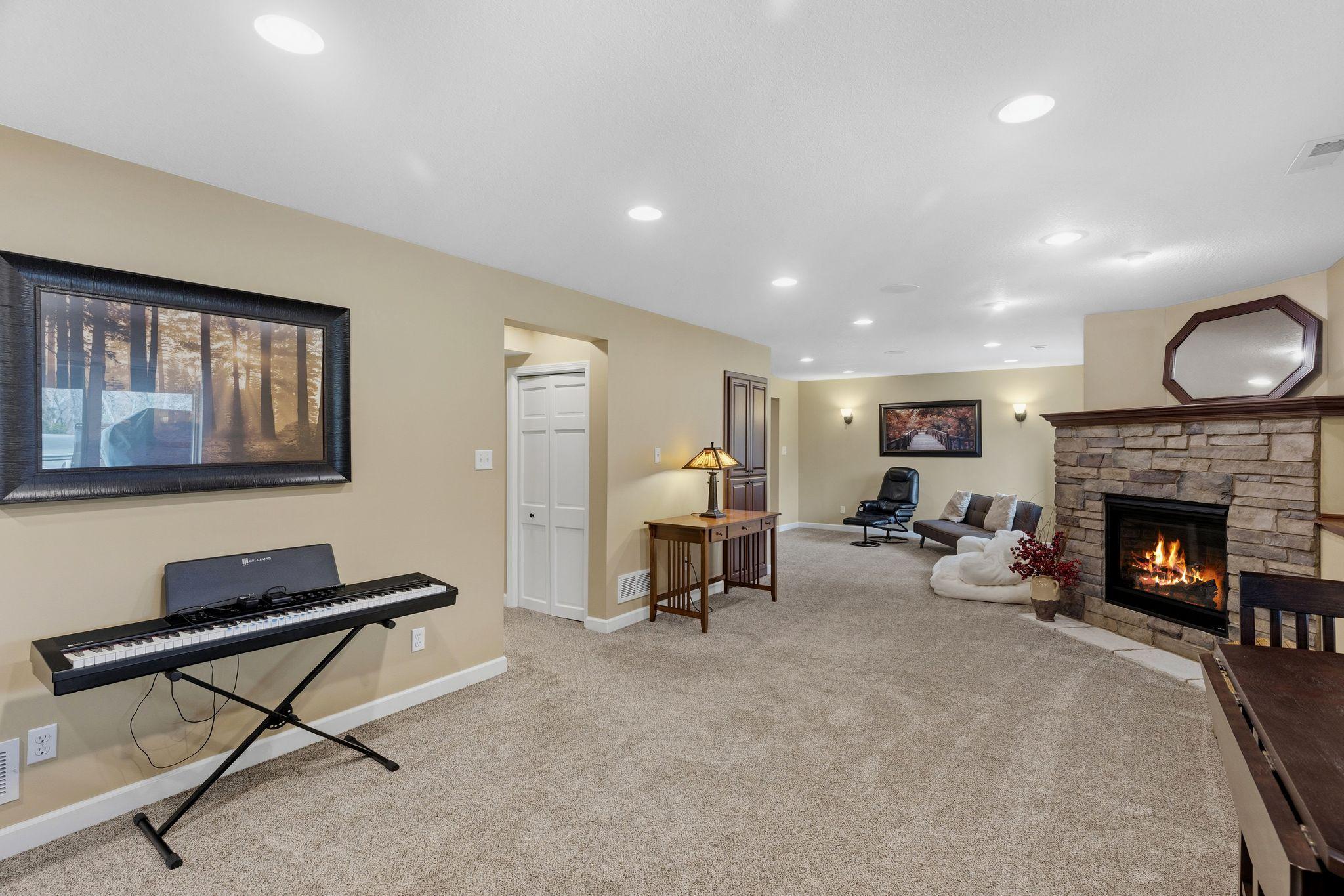 10053 Raleigh Court Woodbury, MN 55129 - Photo 24 of 37