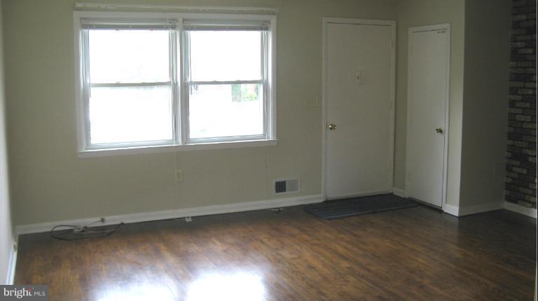 1644 Poles Road Essex, MD 21221 - Photo 2 of 16 Living Room