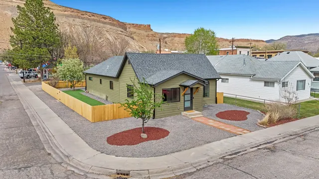 $699,900 | 140 West 4th Street, Palisade, CO 81526