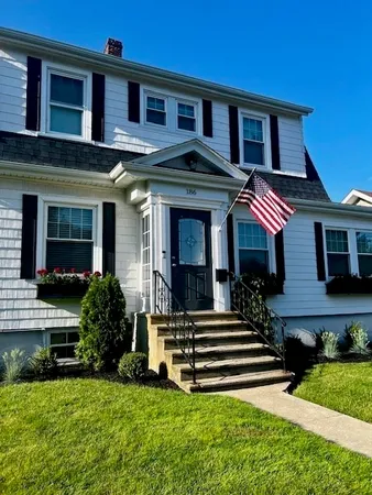$530,000 | 186 Westhill Avenue, Somerset, MA 02726