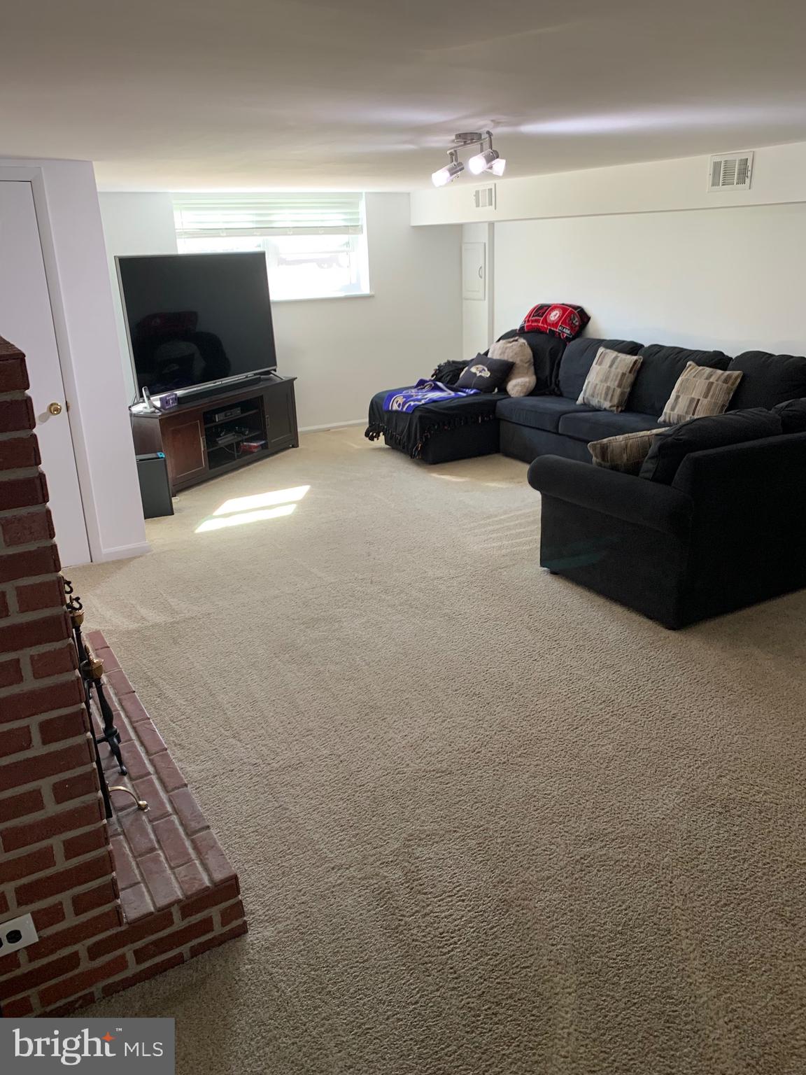 1015 Stormont Circle Halethorpe, MD 21227 - Photo 29 of 43 Family Room