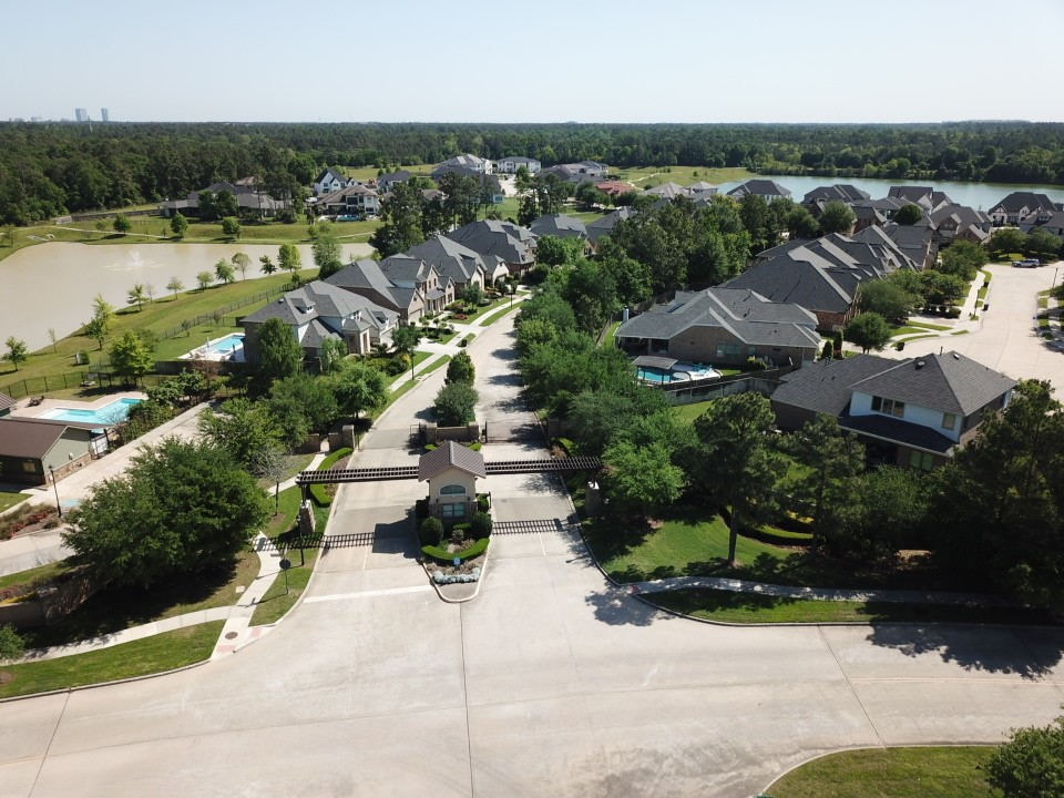 4906 Tres Lagos Drive Spring, TX 77389 - Photo 26 of 32 an aerial view of residential houses with outdoor space