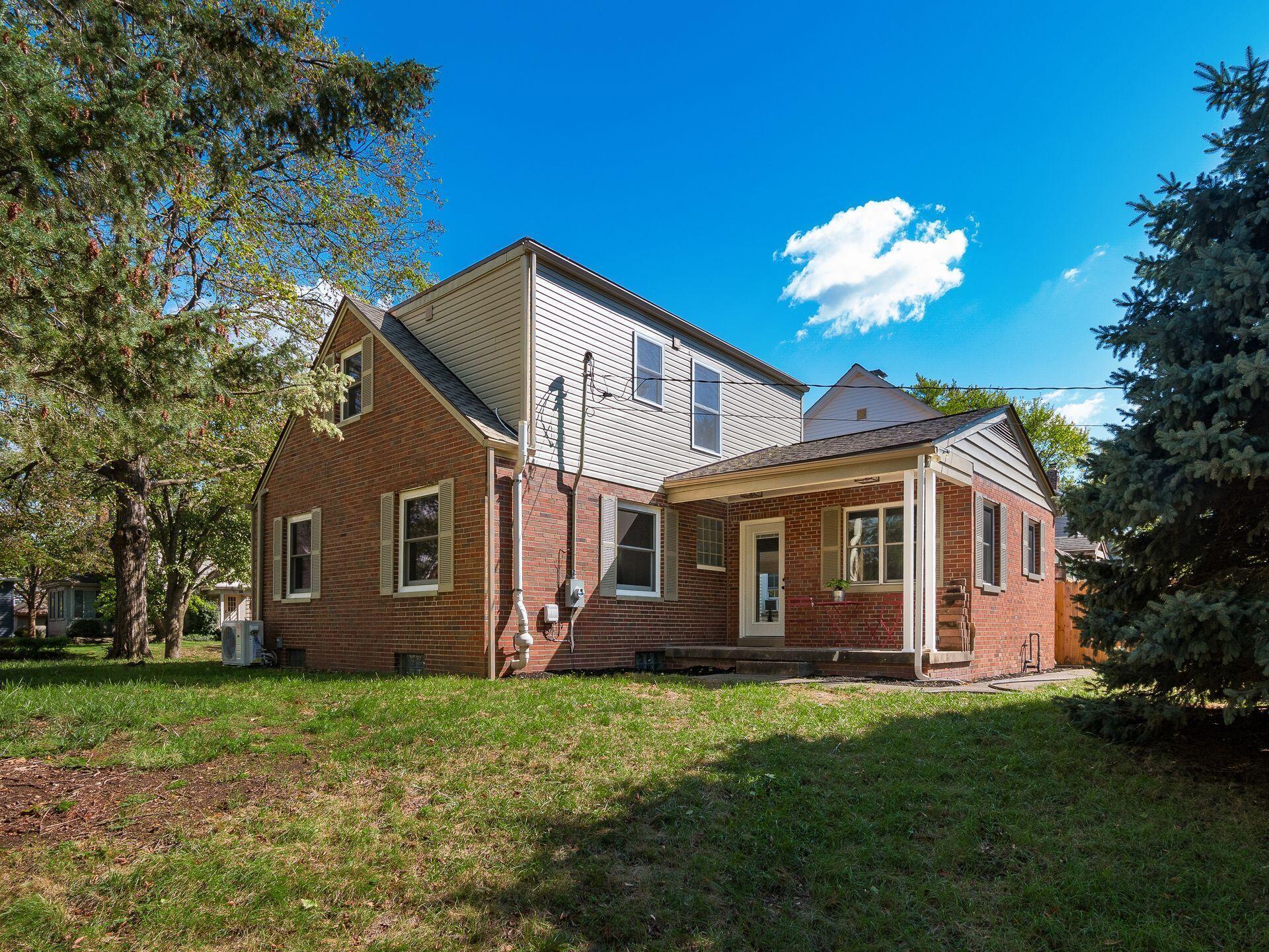 943 Timberman Road Columbus, OH 43212 - Photo 29 of 33 side view