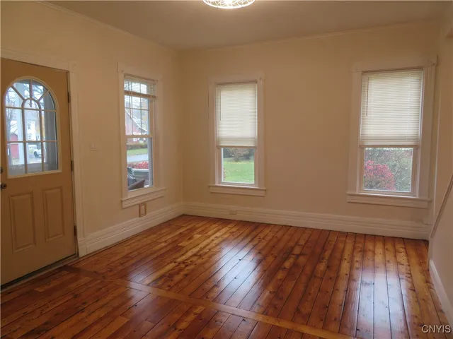 $2,400 | 46 Pearl Street, New Hartford, NY 13413